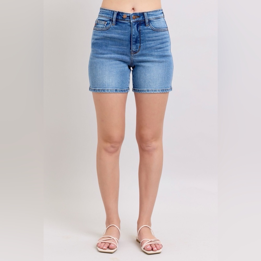 Judy Blue 2 Button Denim Shorts with Pockets Plus Size Classic Blue Denim Shorts - Picture 1 of 15